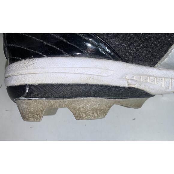 UNDER ARMOUR Mid FOOTBALL CLEATS BLACK/SILVER Men's US Size 12 - Picture 6 of 16